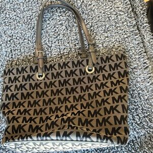 Michael Kors tote.
